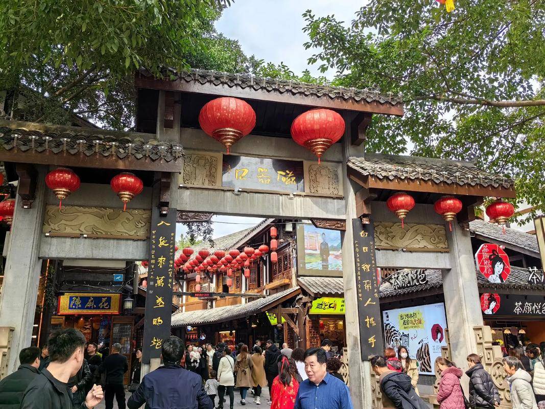 去一次重庆四日游多少钱人民币？不花冤枉钱！去重庆必去景点有哪些？