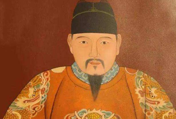 皇帝的“龙袍”不能用水洗，要是穿脏了怎么办？让人想不到