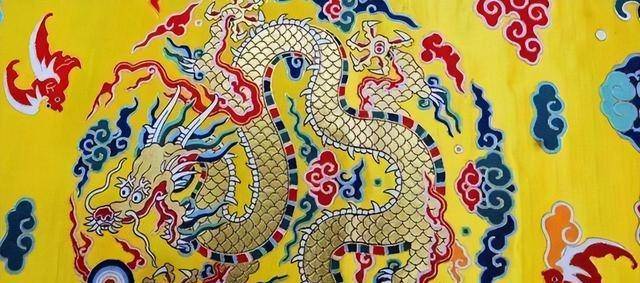 古代皇帝的龙袍不能用水洗，脏了怎么办？看完才知道有这么多讲究