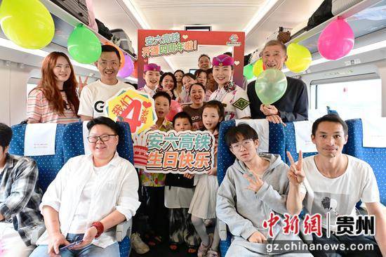安六高铁成为旅客游“中国凉都”首选交通方式