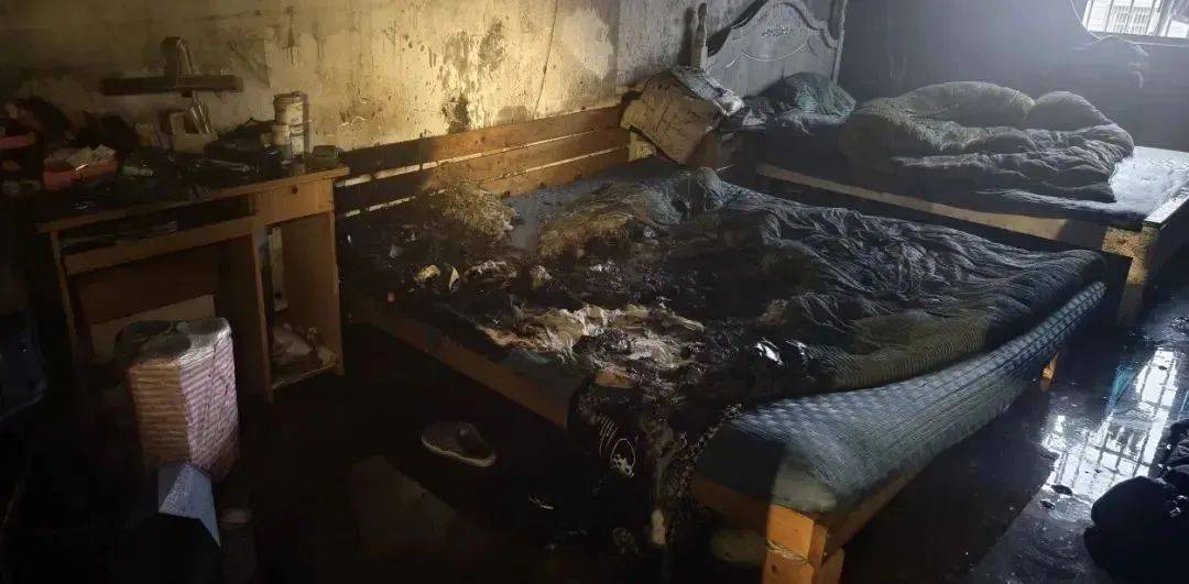 他在家中离奇死亡：尸体焦黑，紧握手机，紧急提醒：4个危险信号赶紧自查